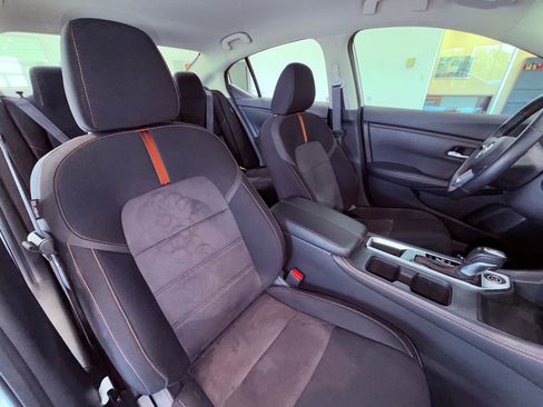 Used 2022 Nissan Sentra SR w/ Midnight Edition image 10