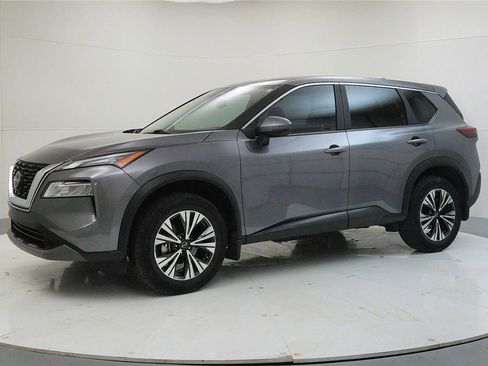 Used 2023 Nissan Rogue SV image 4
