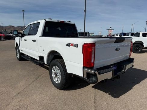Used 2024 Ford F250 XLT image 11