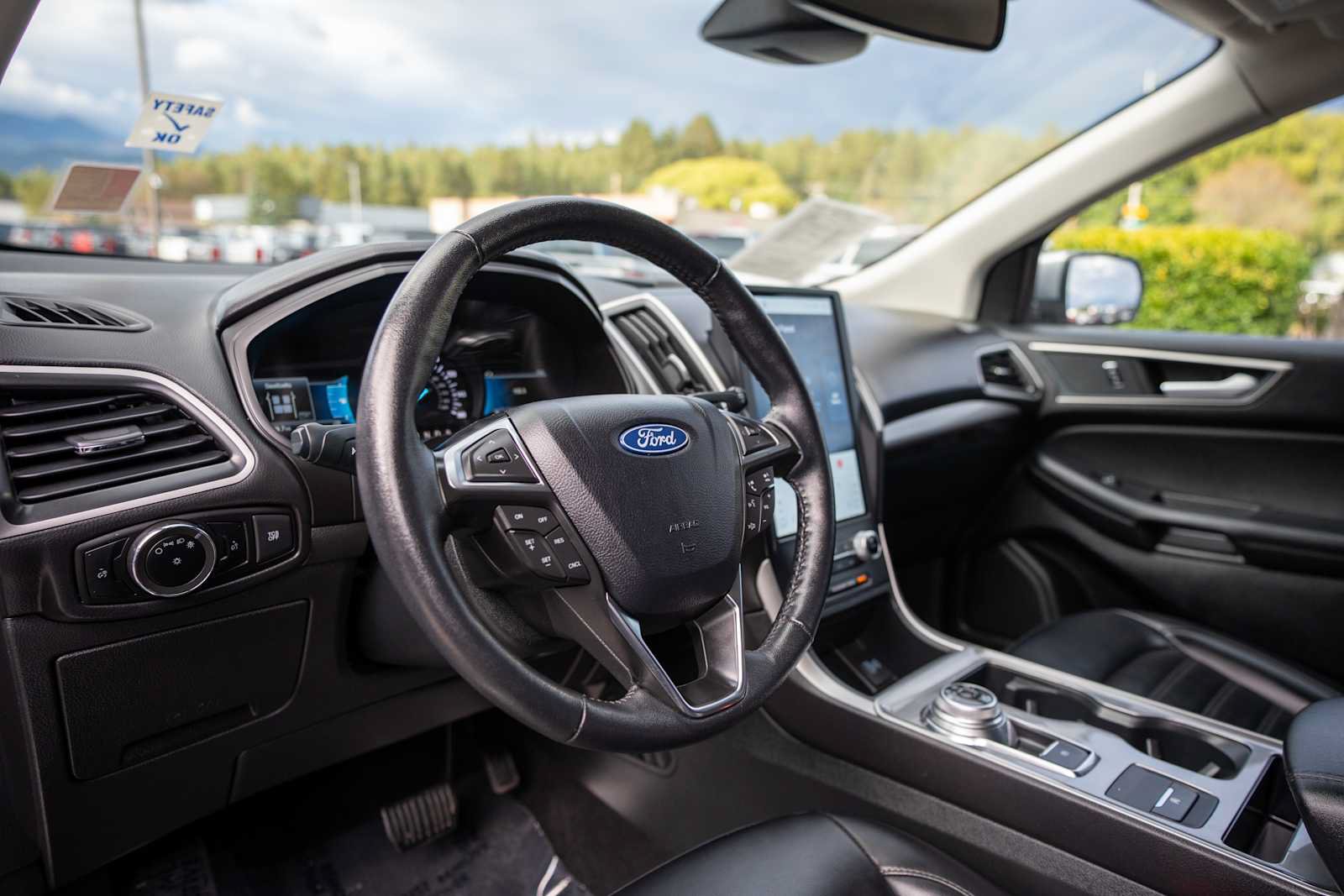 Used 2024 Ford Edge SEL AWD/4WD image 10