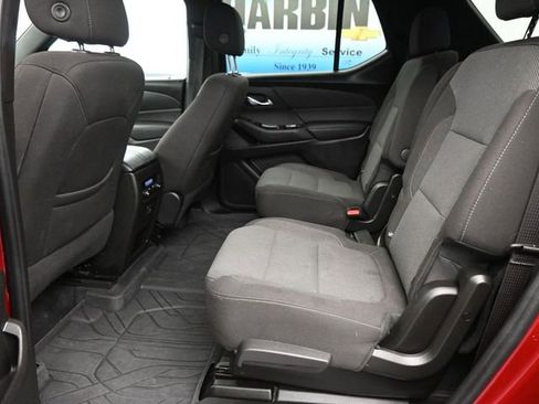 Used 2023 Chevrolet Traverse LT image 10