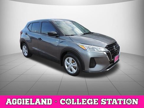 Used 2021 Nissan Kicks S FWD image 3