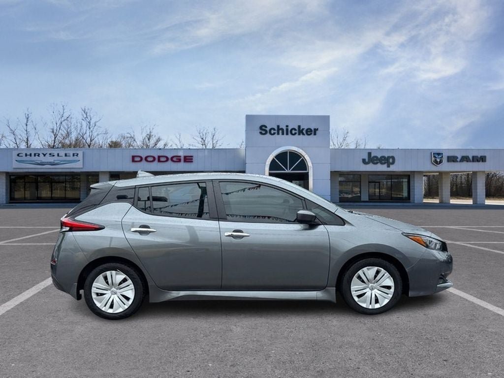Used 2025 Nissan Leaf S FWD image 2