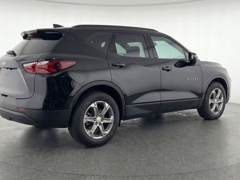Used 2025 Chevrolet Blazer LT FWD image 9