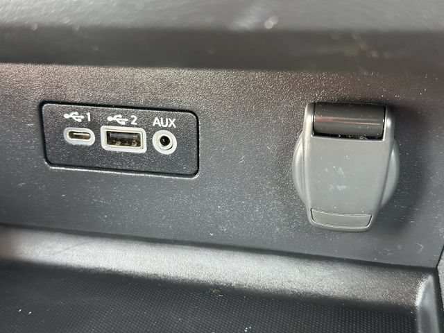 Used 2025 Nissan Altima 2.5 SV FWD image 18