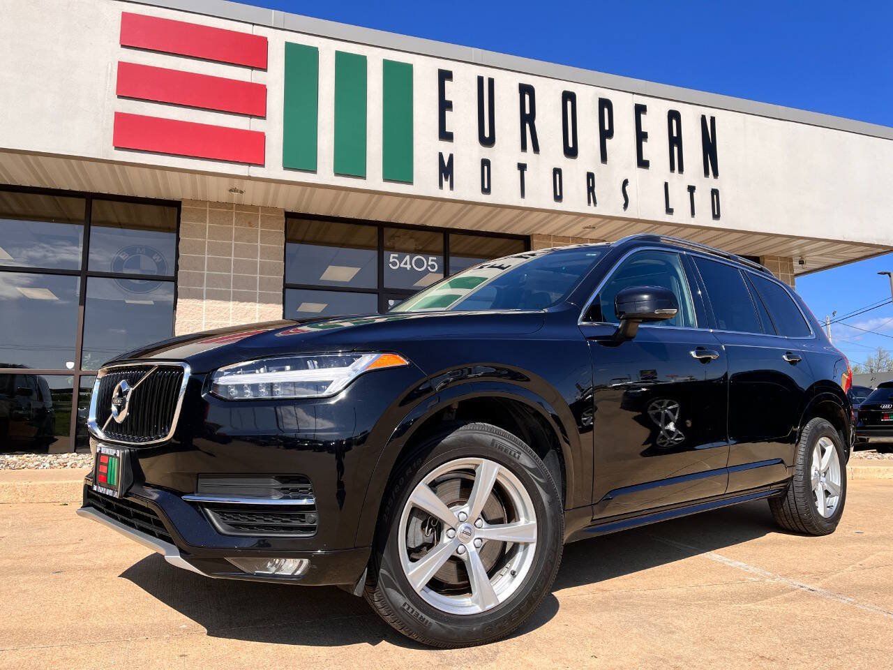 Used 2019 Volvo XC90 T5 Momentum w/ Multimedia Package AWD/4WD image 1