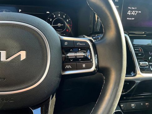 Used 2023 Kia Sorento SX image 18