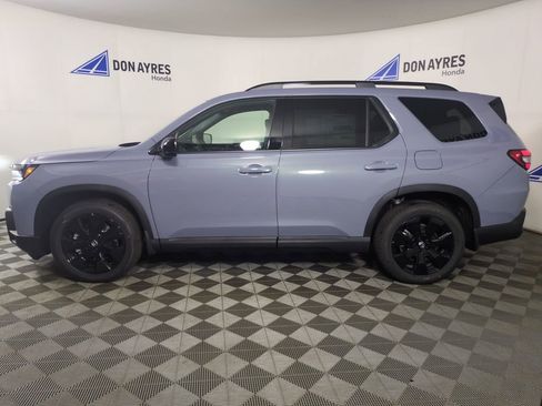 New 2026 Honda Pilot Black Edition image 2
