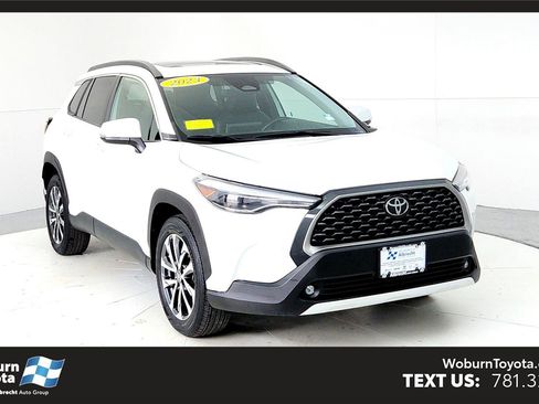 Used 2023 Toyota Corolla Cross XLE w/ Convenience Package image 1