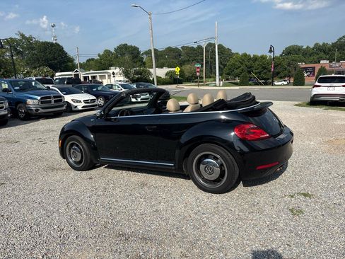 Used 2013 Volkswagen Beetle 2.5 FWD image 11