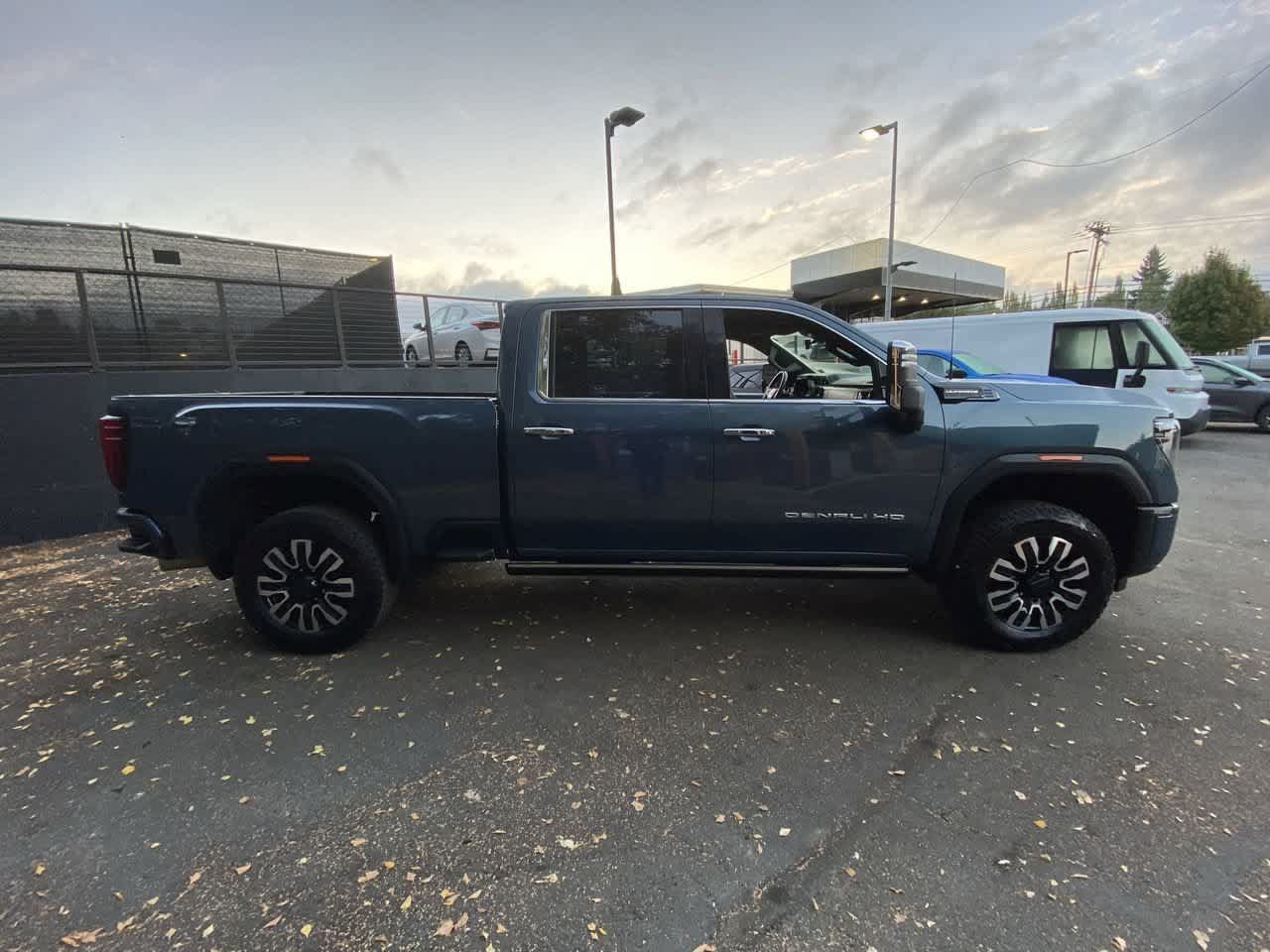 Used 2025 GMC Sierra 3500 Denali Ultimate AWD/4WD image 7