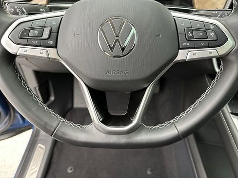 Certified 2025 Volkswagen Atlas SE image 15