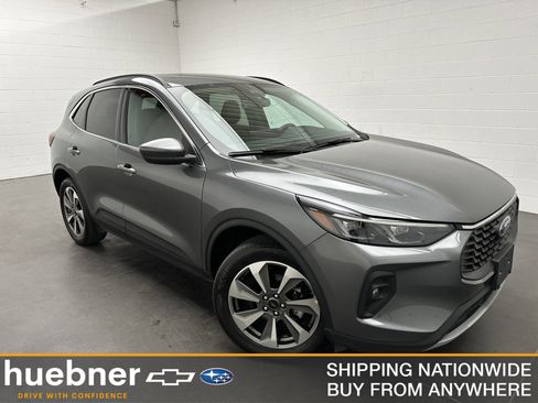 Used 2025 Ford Escape Platinum AWD/4WD image 1