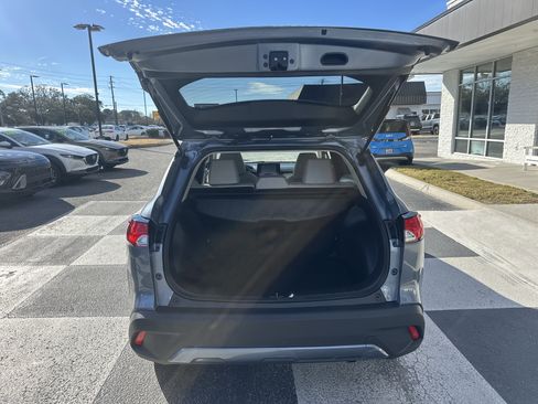 Used 2022 Toyota Corolla Cross LE image 5