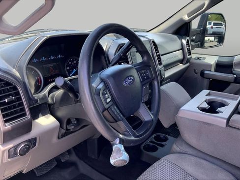 Used 2019 Ford F250 XLT w/ Camper Package AWD/4WD image 18