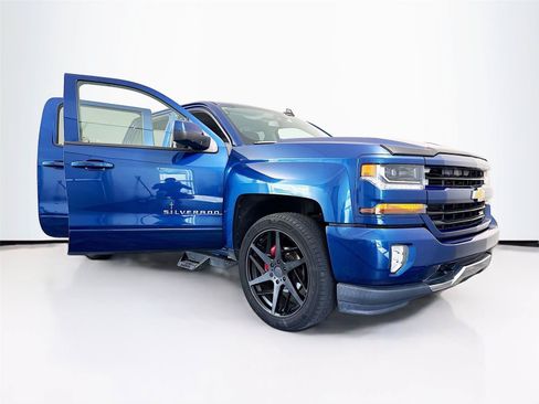 Used 2017 Chevrolet Silverado 1500 LT w/ All Star Edition AWD/4WD image 24