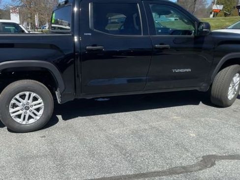 Used 2023 Toyota Tundra SR5 w/ SR5 Convenience Package AWD/4WD image 9