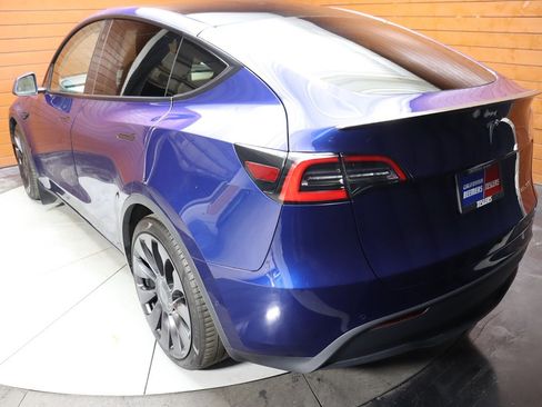 Used 2023 Tesla Model Y Performance AWD/4WD image 11