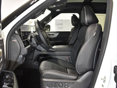 New 2026 INFINITI QX80 Autograph w/ Premium Cargo Package image 11