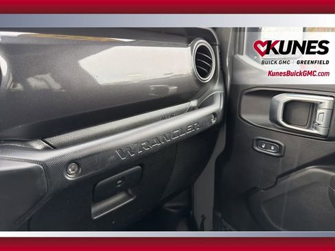 Used 2022 Jeep Wrangler Unlimited Sport image 31