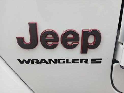 Used 2023 Jeep Wrangler Unlimited Rubicon w/ Steel Bumper Group image 9