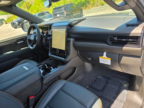 New 2026 GMC Yukon AT4 w/ AT4 Premium Package AWD/4WD image 29