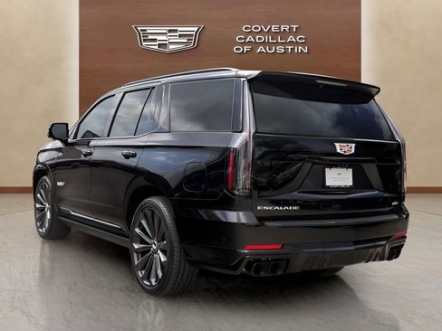 Certified 2025 Cadillac Escalade V w/ LPO, Floor Liner Package AWD/4WD image 3