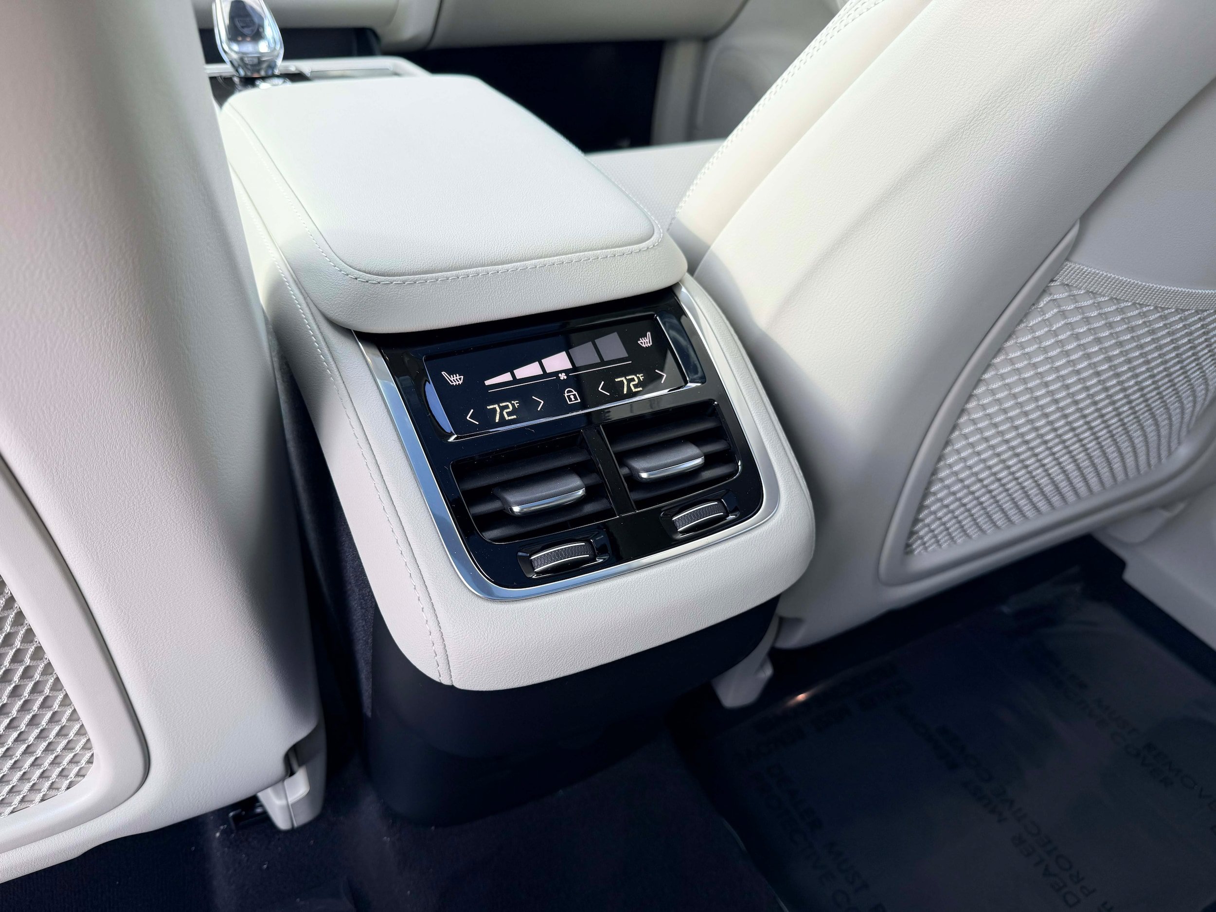 New 2026 Volvo XC90 B6 Ultra w/ Protection Package AWD/4WD image 18