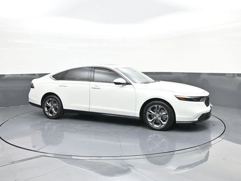Certified 2024 Honda Accord EX-L image 17