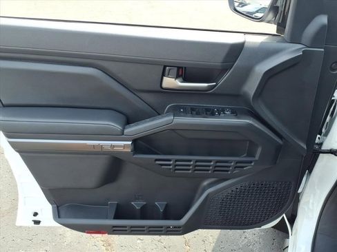 Certified 2025 Toyota Tacoma TRD Sport image 11