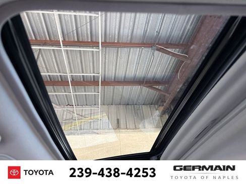 Used 2025 Toyota Sienna XLE image 21