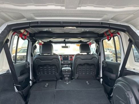 Used 2022 Jeep Wrangler Unlimited Rubicon w/ Cold Weather Group image 55