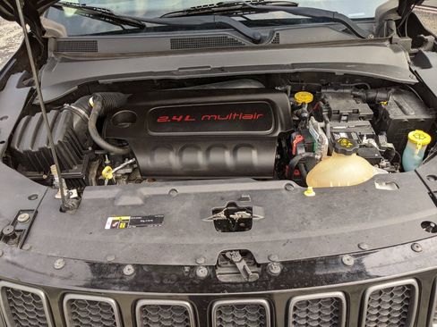 Used 2018 Jeep Compass Trailhawk w/ Leather Interior Group AWD/4WD image 23