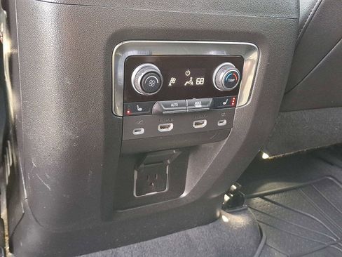 Used 2022 Chevrolet Suburban RST w/ Luxury Package image 13