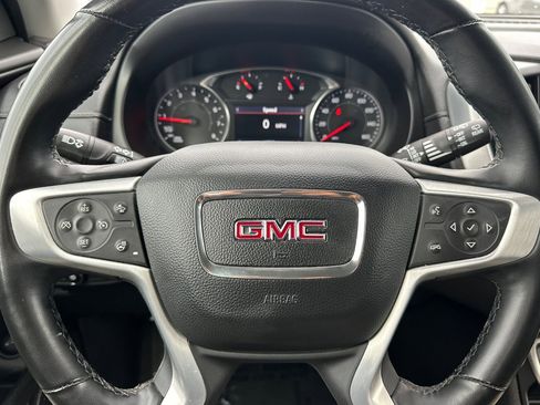 Used 2024 GMC Terrain SLT image 30