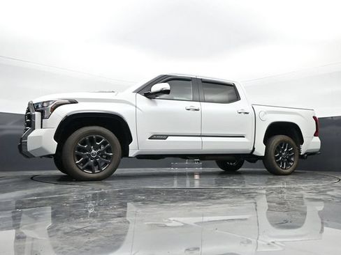 Used 2024 Toyota Tundra Platinum AWD/4WD image 40