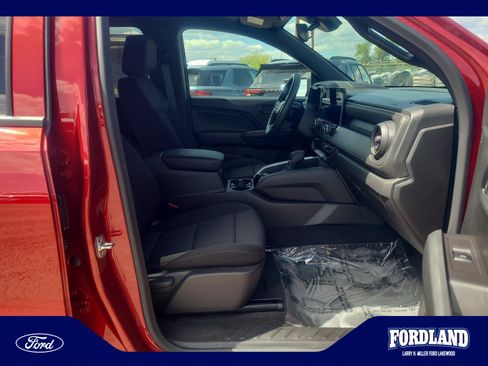 Used 2026 Chevrolet Colorado W/T w/ Advanced Trailering Package AWD/4WD image 19