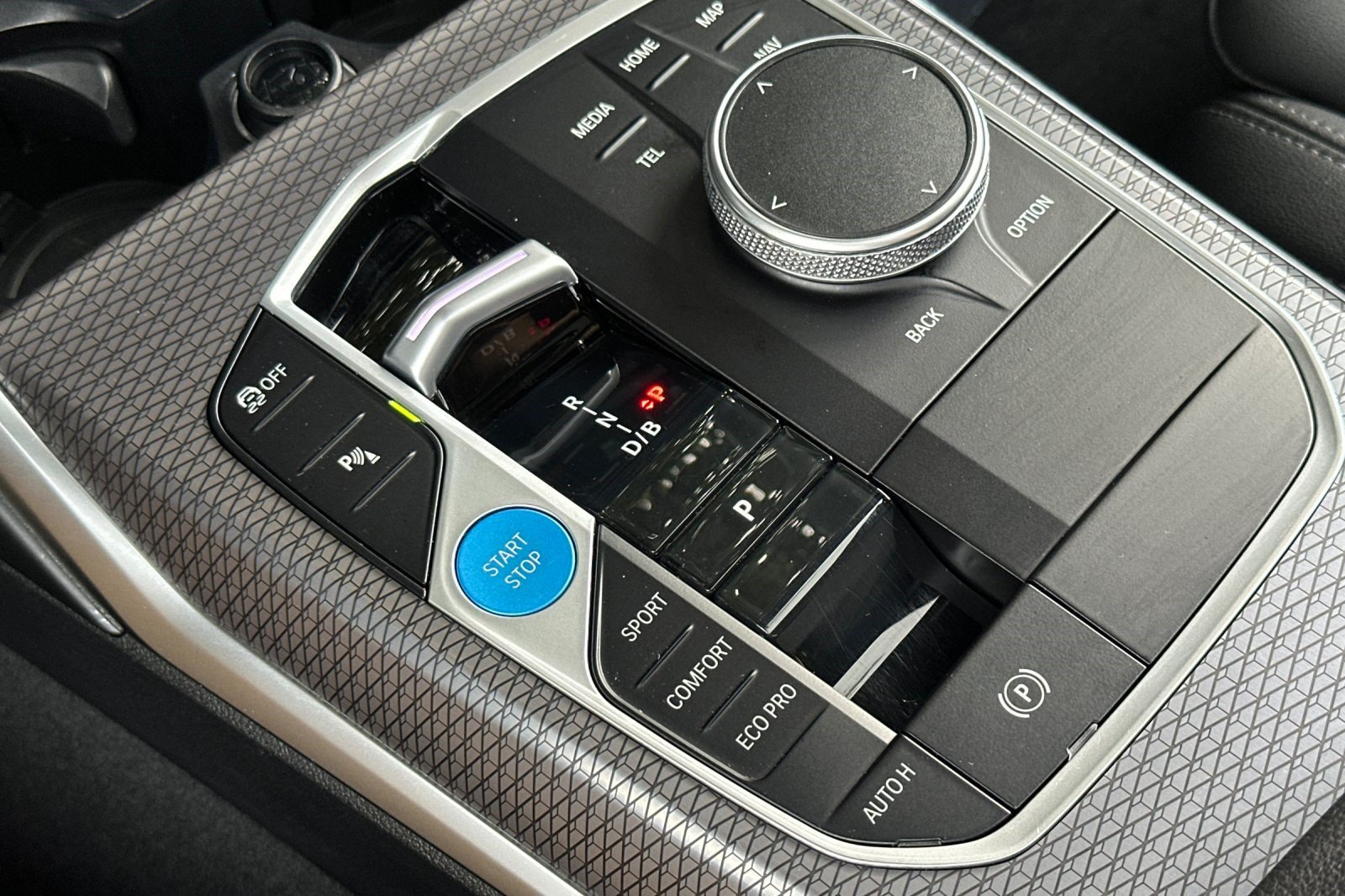 Certified 2025 BMW i4 eDrive40 RWD image 27
