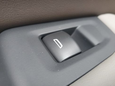 New 2026 GMC Yukon Elevation image 12