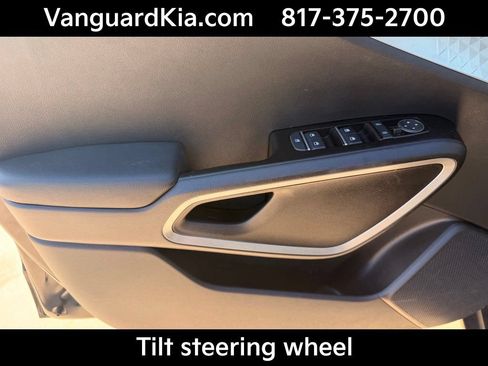 Certified 2025 Kia Soul LX w/ LX Technology Package FWD image 17