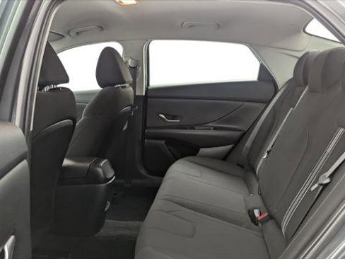 Used 2024 Hyundai Elantra SEL image 17