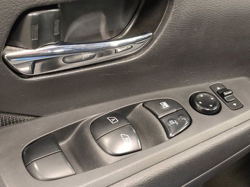 Used 2021 Nissan Kicks SV image 27