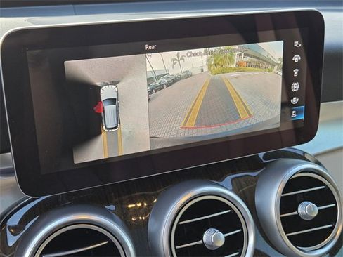 Used 2021 Mercedes-Benz GLC 300 image 25
