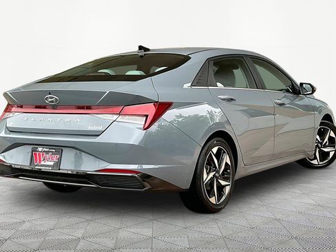 Used 2023 Hyundai Elantra Limited FWD image 6