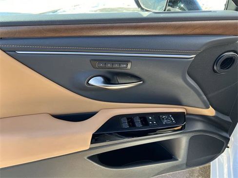 Certified 2025 Lexus ES 300h 300h image 11