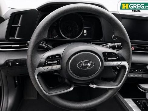 Used 2023 Hyundai Elantra SEL FWD image 13