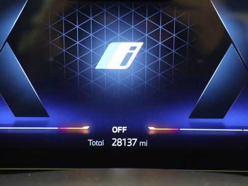 Used 2023 BMW i4 eDrive35 image 17