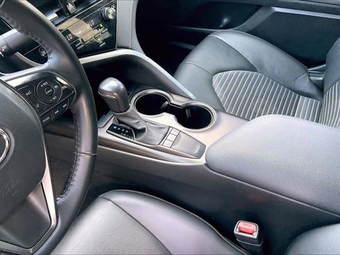 Used 2024 Toyota Camry SE image 17