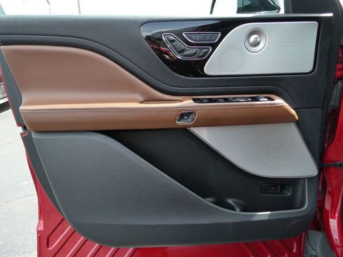 Used 2020 Lincoln Aviator Reserve w/ Equipment Group 202A AWD/4WD image 25