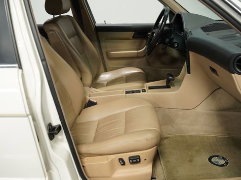 Used 1989 BMW 525i Sedan image 40